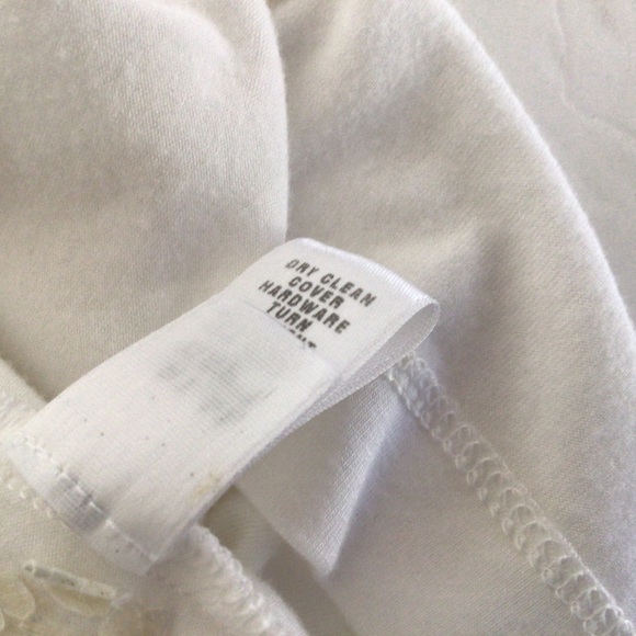 ST. JOHN WHITE EMBELLISHED V NECK TEE SHIRT MEDIUM - Picture 15 of 16